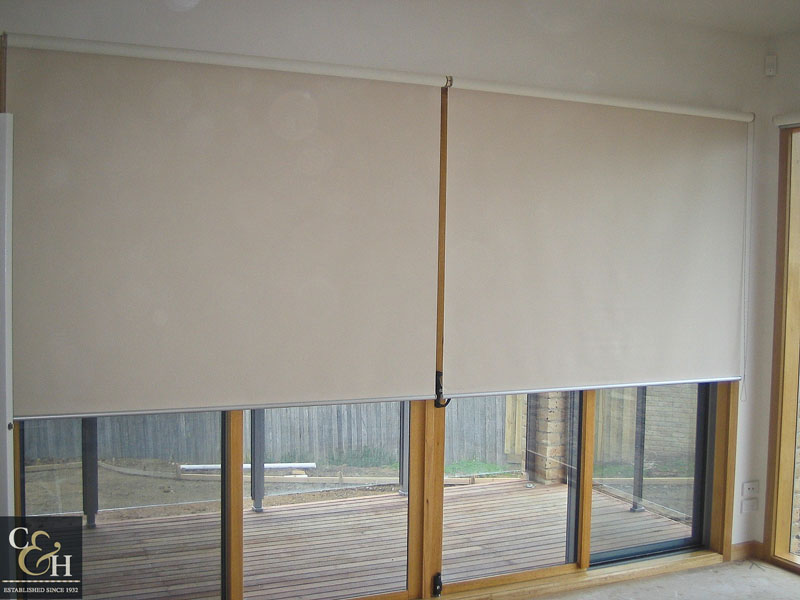 Block Out Roller Blinds-3